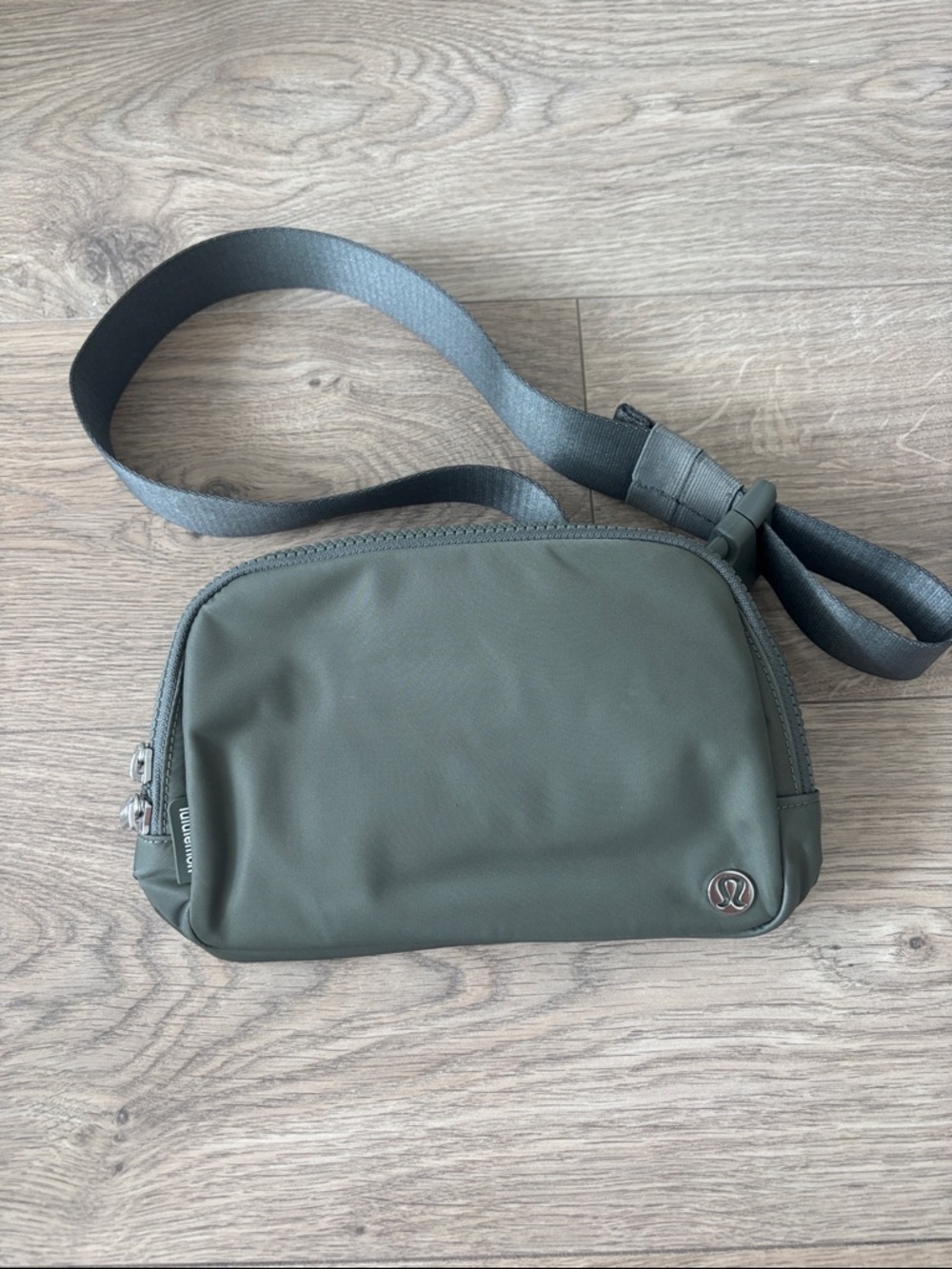Lululemon Everywhere 2L Olive Green Belt Bag